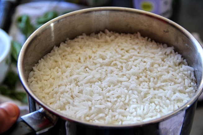 אורז בסיסי שסופג את כל הטעמים. אפשר גם להשתמש בבסמטי. צילום: קרן ביטון כהן