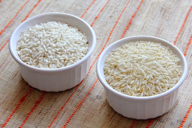 אורז בסמטי (מימין) ואורז עגול כל אחד מתנהג אחרת. צילום: קרן ביטון כהן