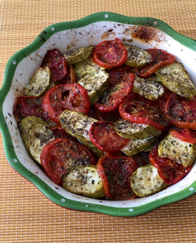 עגבניות וקישואים בתנור